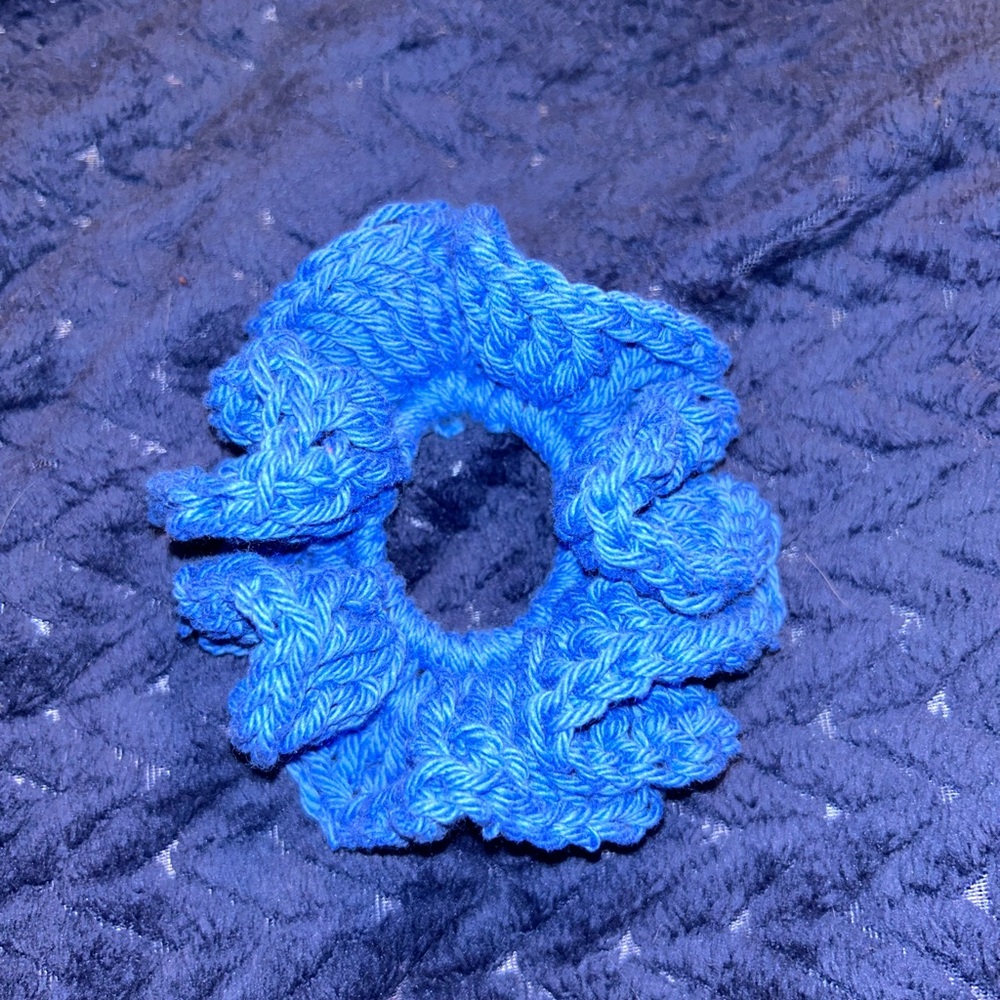 XL Blue Scrunchie - Picture 3 of 3